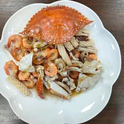 Stir-fried meat and three delicacies