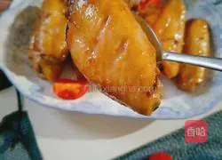 Illustration of how to make garlic roasted chicken wings 6