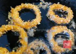 Illustration of how to make fried onion rings 6
