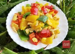 Illustration of how to make colorful pepper fried rice 8