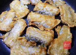 Illustration of how to fry hairtail 9