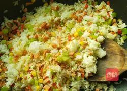 Illustration of how to make mixed vegetable fried rice 8