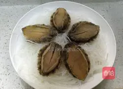 Illustration of how to make steamed abalone with garlic vermicelli 3