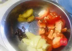 Illustration of how to make fried cauliflower with bacon 4