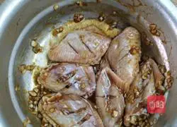 Huangshan Qishi (Crispy Garlic Chicken Wings) Recipe Illustration 2