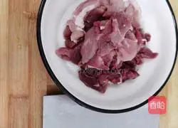 Illustration of how to make farm-style stir-fried pork 1