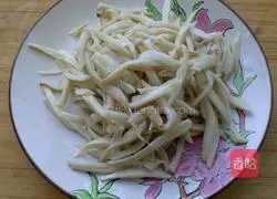 Illustration of how to make stir-fried king oyster mushrooms 2