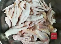 Illustration of how to make braised meat dishes (chicken wings and chicken feet) 1