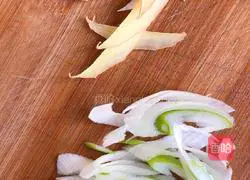 Illustration of how to make pork stewed vermicelli 3