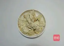 Illustration of how to make spicy cod balls 6