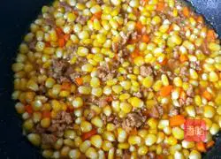 Illustration of how to make fried minced meat with corn kernels 14