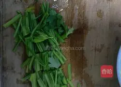 Illustration of how to make fried shredded pork with celery 3