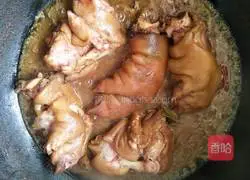 Illustration of how to make pig's trotters 3