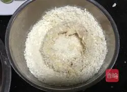 Illustration of how to make crispy squid rings 4