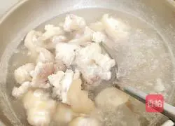 Illustration of how to make spicy pig trotters 4