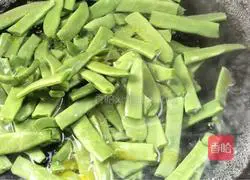 Illustration of how to make cured green beans 3