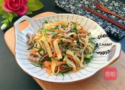 Illustration of how to make three shredded meat stir-fries 8