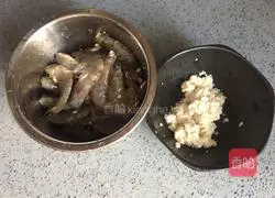 Illustration of how to make wine-braised prawns 4