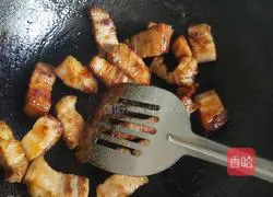 Illustration of oil-free braised pork 3