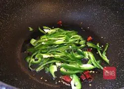 Dry stir-fry Illustration of how to make bitter melon 3