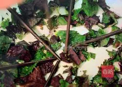 Illustration of how to make fish head with chopped pepper 1