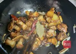 How to cook braised pork Illustration 10