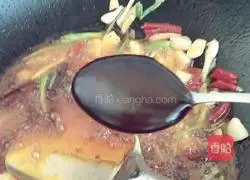 Illustration of how to make spicy shrimp and crab 10