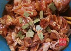 Illustration of how to make chicken pot 3