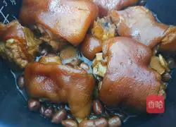 Illustration of how to make peanut and pig trotters in rice cooker 5