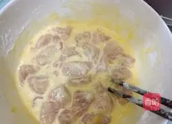 Illustration of how to make pineapple sweet pork 1