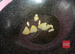 Illustration of how to make stir-fried river shrimp 3