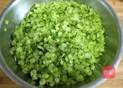 Illustration of how to make steamed elm money 1