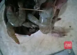 Illustration of how to make shrimps in private typhoon shelters 2