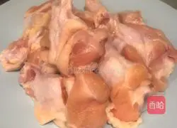 Illustration of how to make delicious braised chicken wings for cats 1