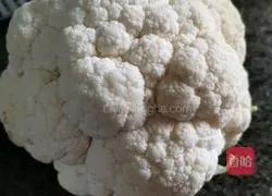 Illustration of how to make stir-fried cauliflower with meat 1