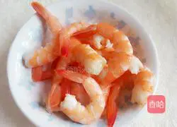Illustration of how to make shrimps in tomato sauce 1