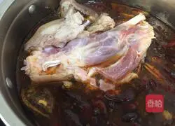 Illustration of how to make sauce elbow 12