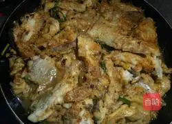 Illustration of half-fried fish with black bean sauce 8