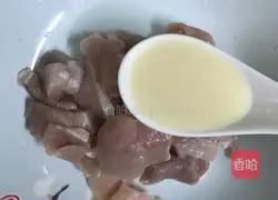Illustration of how to make fried pork slices with king oyster mushroom 3