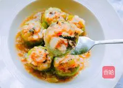 Illustration of how to make loofah stuffed meat for babies to relieve summer heat 8