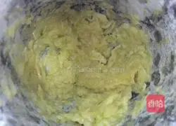 Illustration of how to make garlic white meat 8