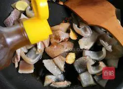 Illustration of braised pork rinds with potatoes 10