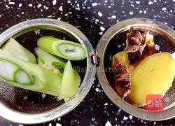 Illustration of how to cook pork with tiger skin eggs 16