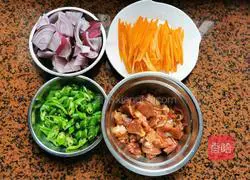 Illustration of how to make fried meat with onions and carrots 2