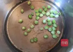 Illustration of how to make scrambled eggs with shrimps 2