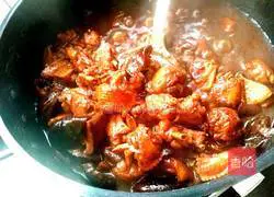 Illustration of home braised chicken nuggets 6