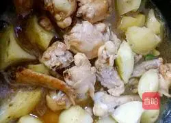 Illustration of how to make potato braised chicken 7