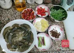 Illustration of how to make spicy shrimp 2