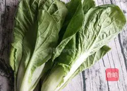 Illustration of how to make quick-fried dried shrimps 1