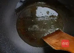 Illustration of how to make fish intestines and cola chicken wings 6